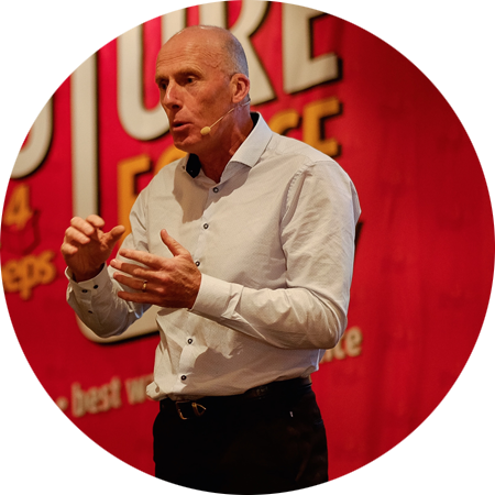 Mark Mckeon - Teamwork Keynote Presenter, successful leaders, business speaker and motivational speaker.